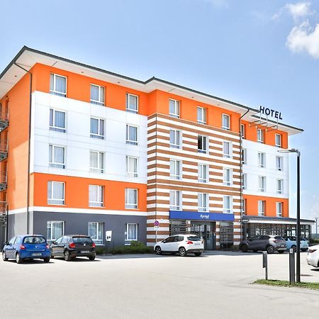 Kyriad Понтарлие Екстериор снимка